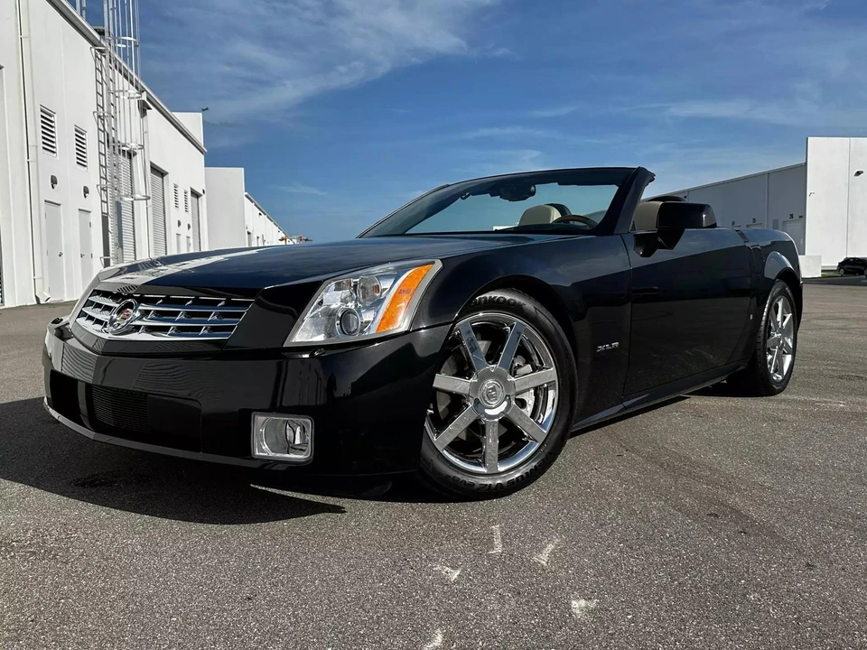 2006 Cadillac XLR - Image 11 of 31