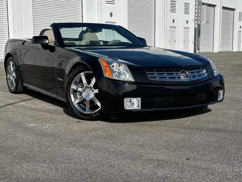 2006 Cadillac XLR - Image 17 of 31