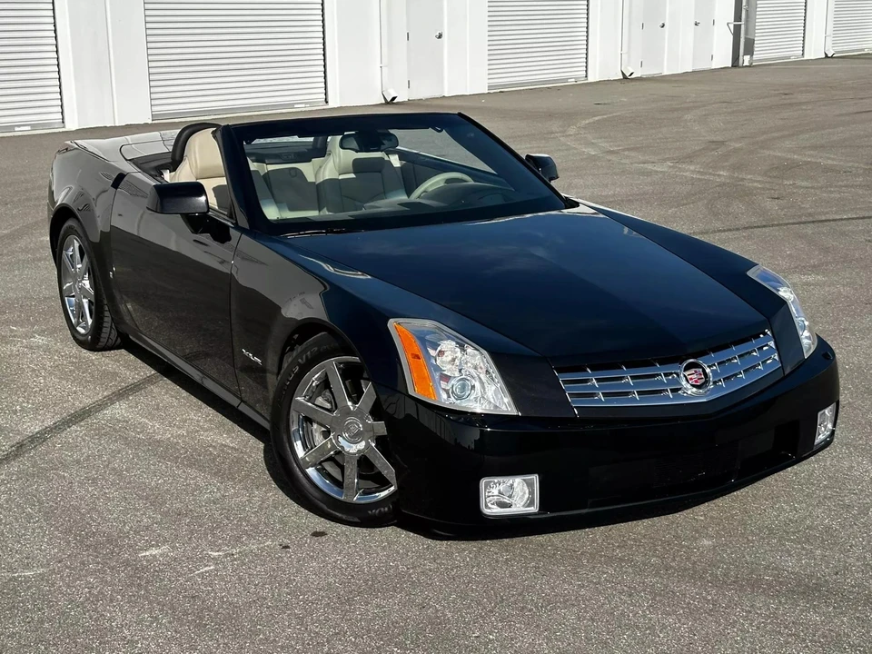 2006 Cadillac XLR - Image 16 of 31