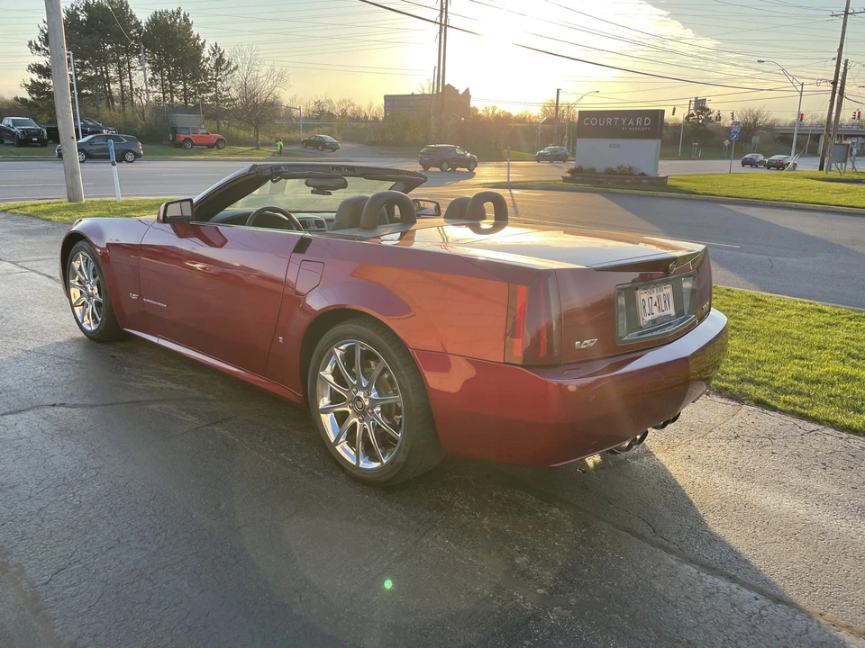 2006 Cadillac XLR-V - Image 13 of 31