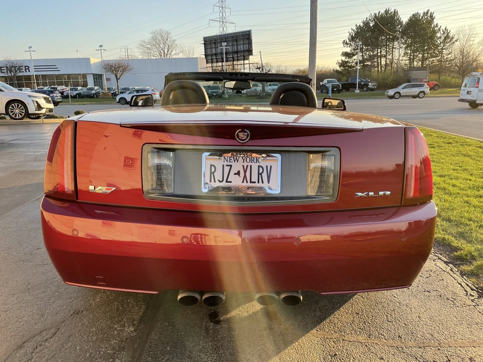 2006 Cadillac XLR-V - Image 15 of 31