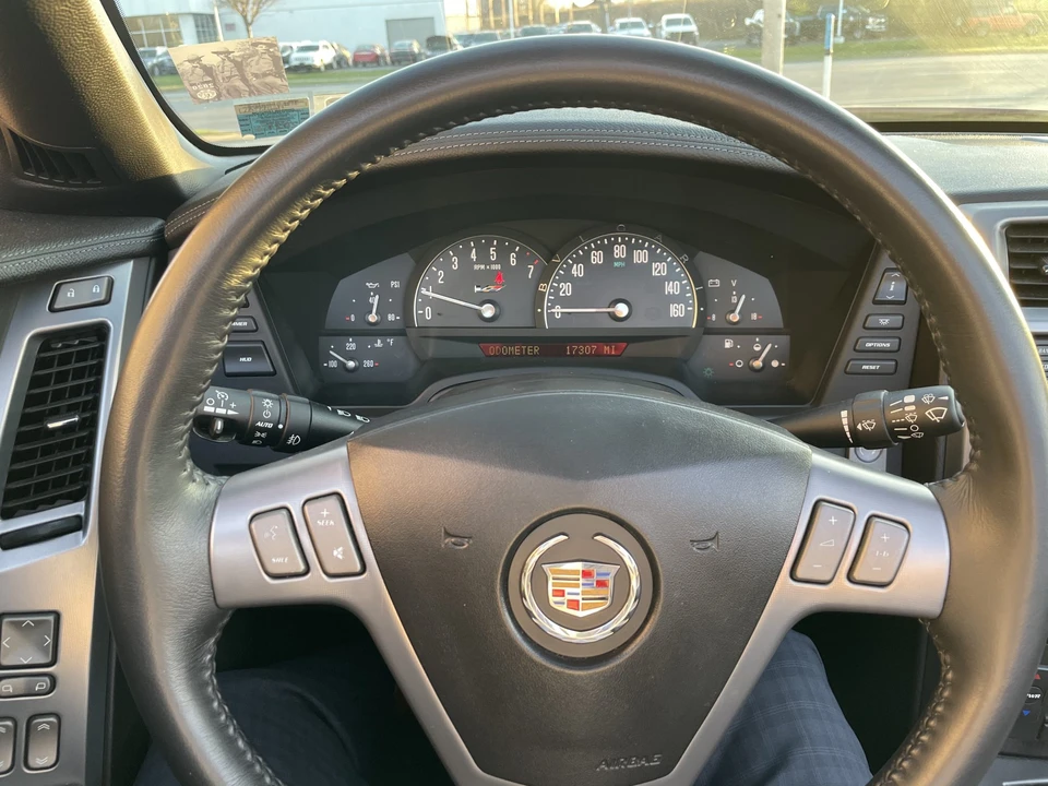 2006 Cadillac XLR-V - Image 29 of 31