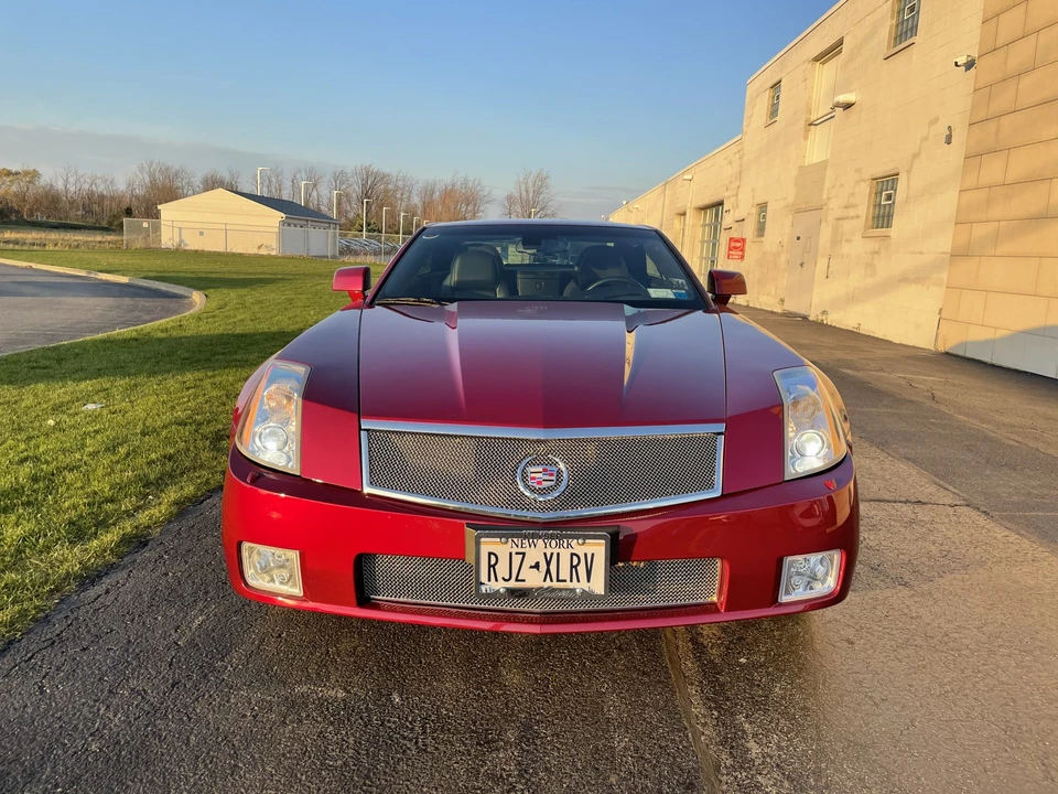 2006 Cadillac XLR-V - Image 3 of 31