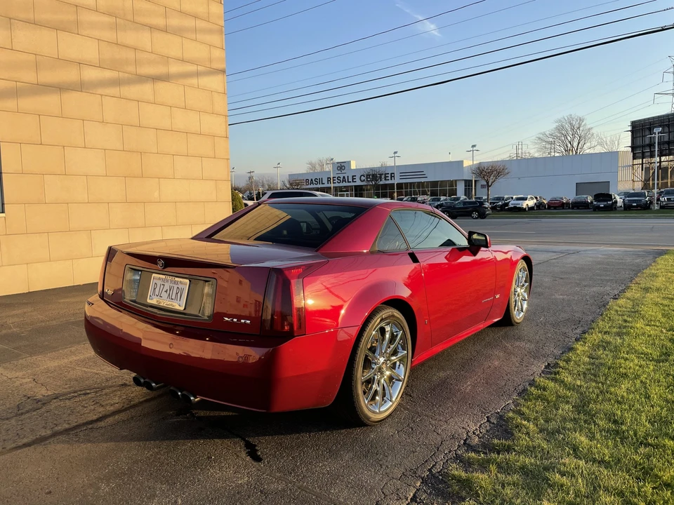 2006 Cadillac XLR-V - Image 8 of 31