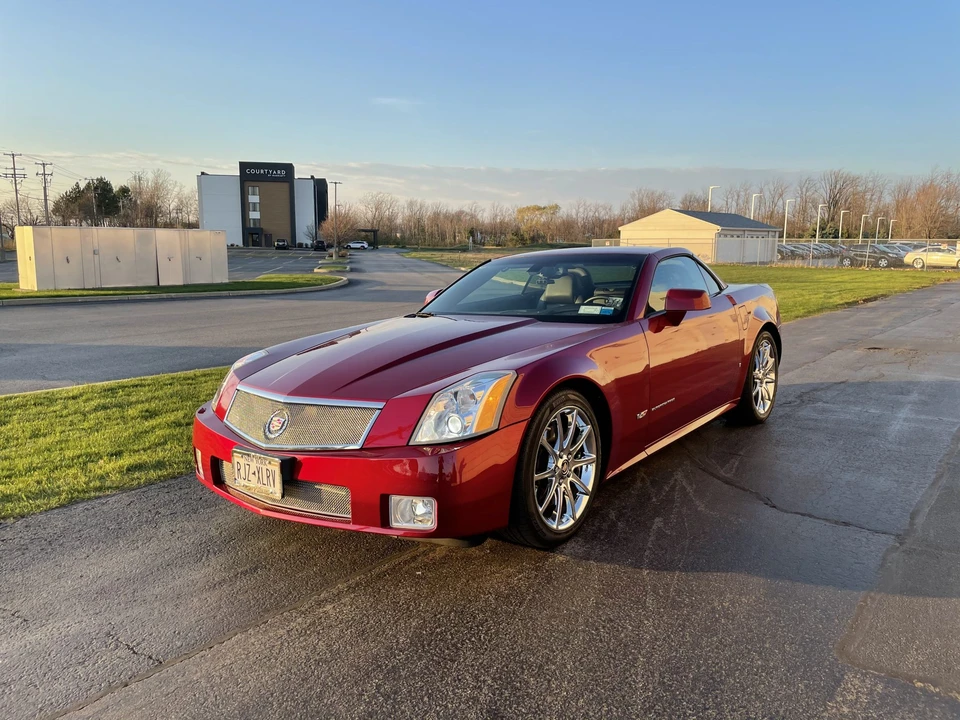 2006 Cadillac XLR-V - Image 4 of 31