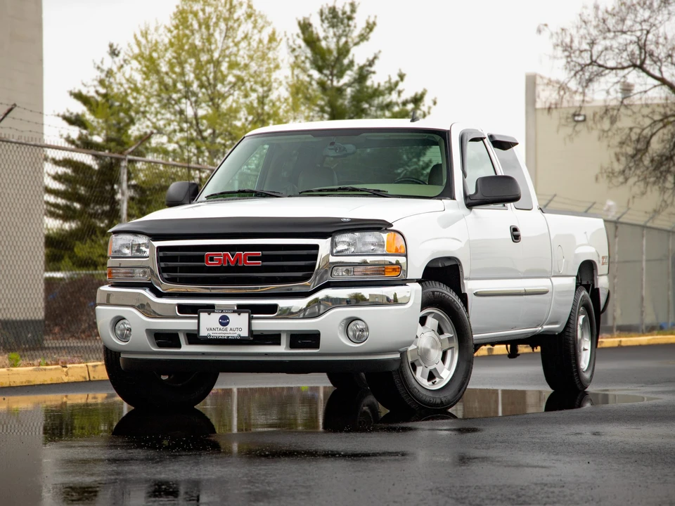 2006 GMC Sierra 2nd Gen - Image 2 of 31
