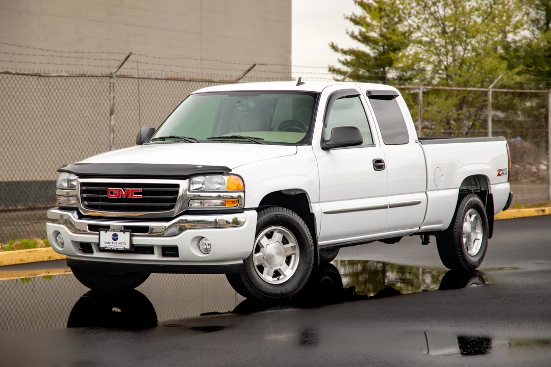 2006 GMC Sierra 2nd Gen - Image 3 of 31