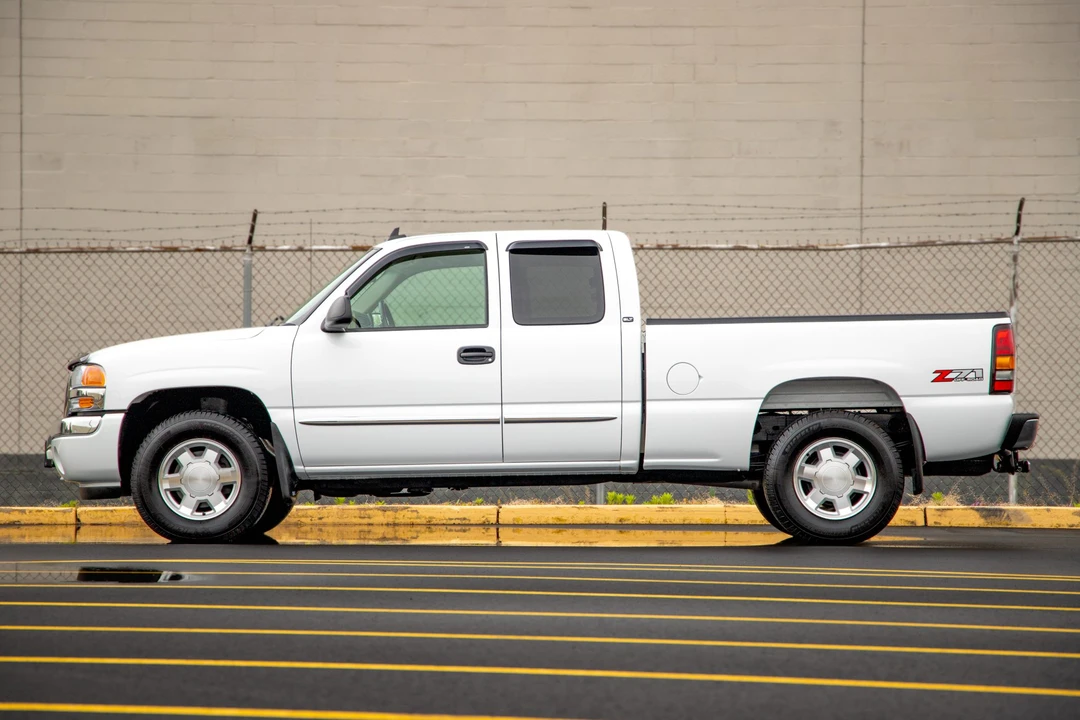 2006 GMC Sierra 2nd Gen - Image 4 of 31
