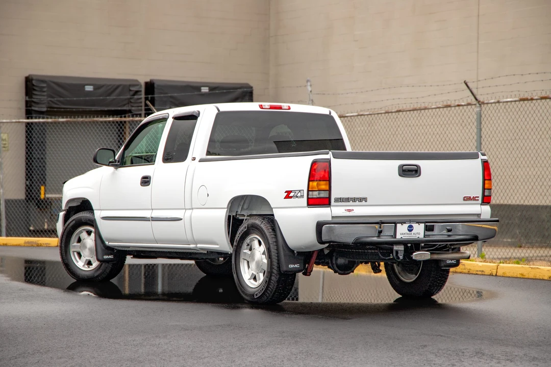 2006 GMC Sierra 2nd Gen - Image 5 of 31