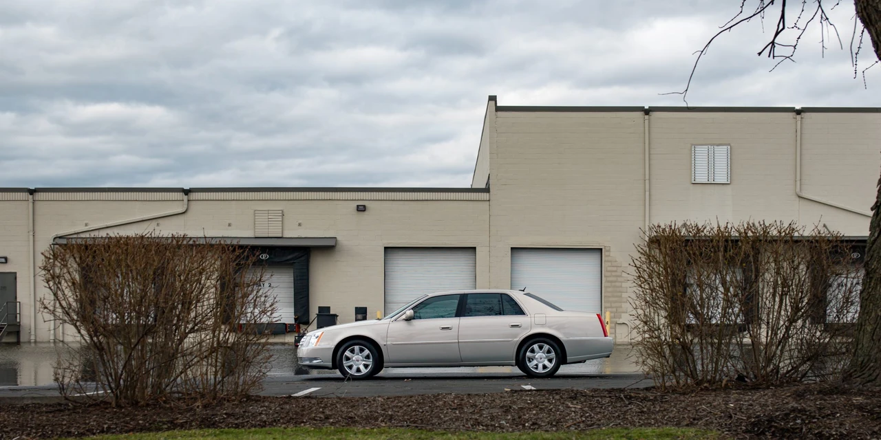 2007 Cadillac DTS - Image 4 of 31
