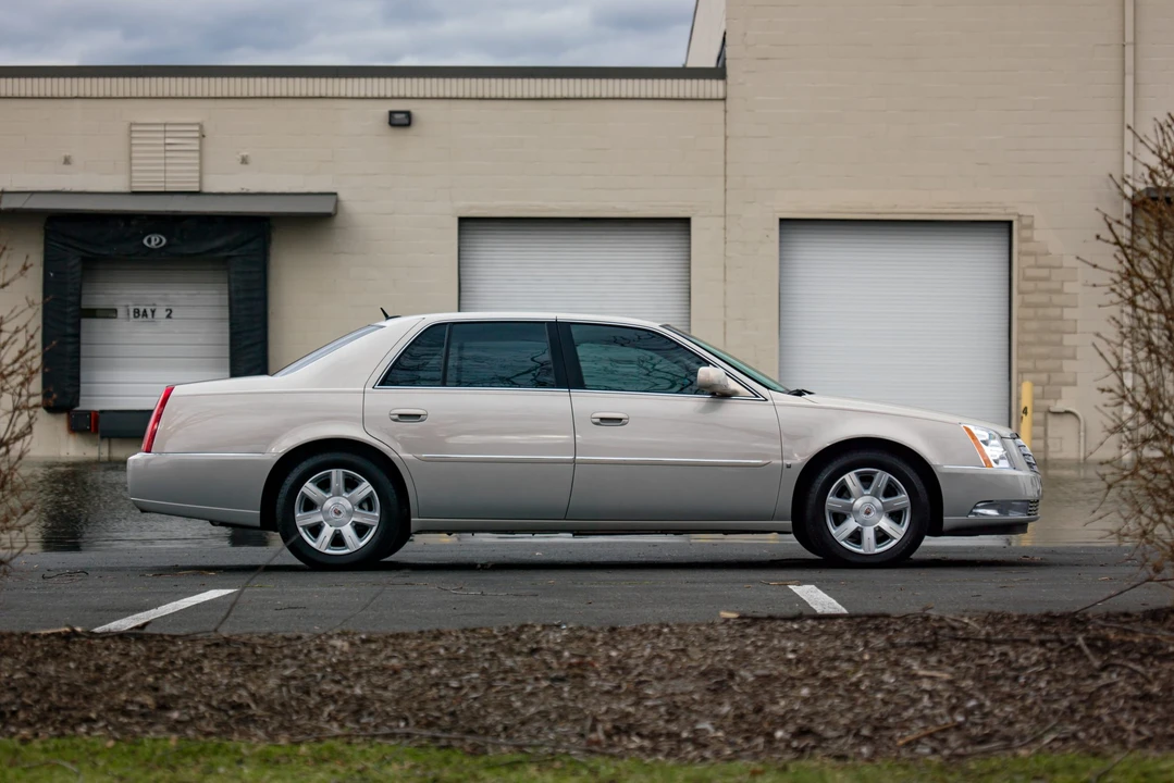 2007 Cadillac DTS - Image 21 of 31
