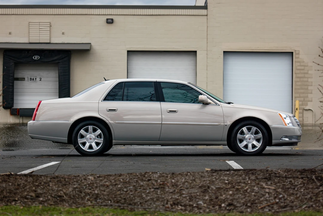2007 Cadillac DTS - Image 22 of 31