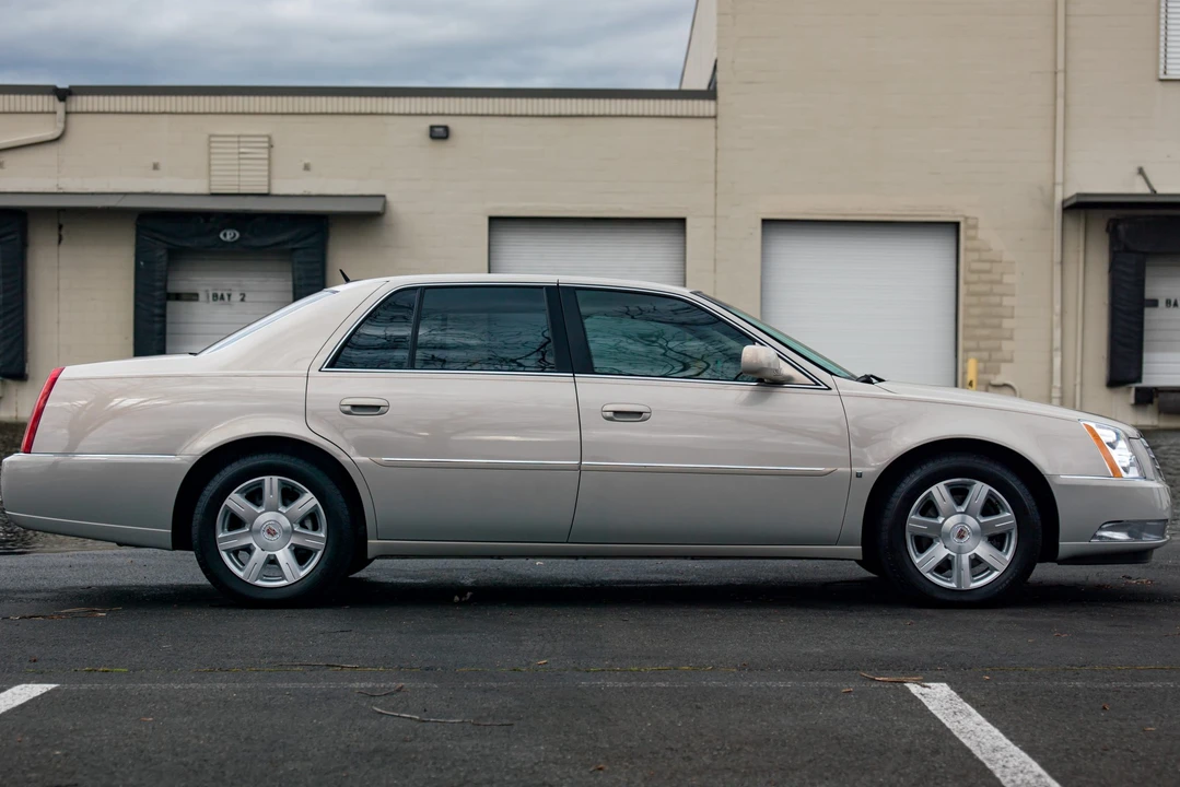 2007 Cadillac DTS - Image 24 of 31