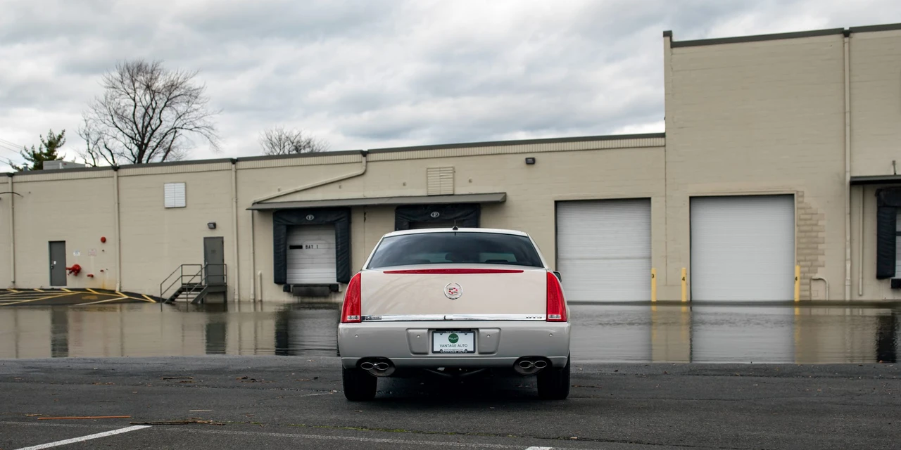 2007 Cadillac DTS - Image 12 of 31