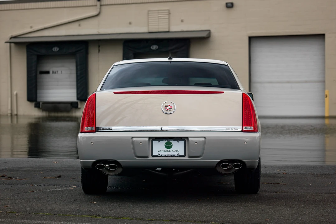 2007 Cadillac DTS - Image 14 of 31