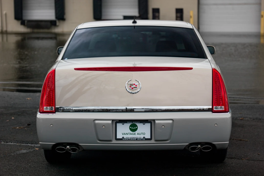 2007 Cadillac DTS - Image 15 of 31