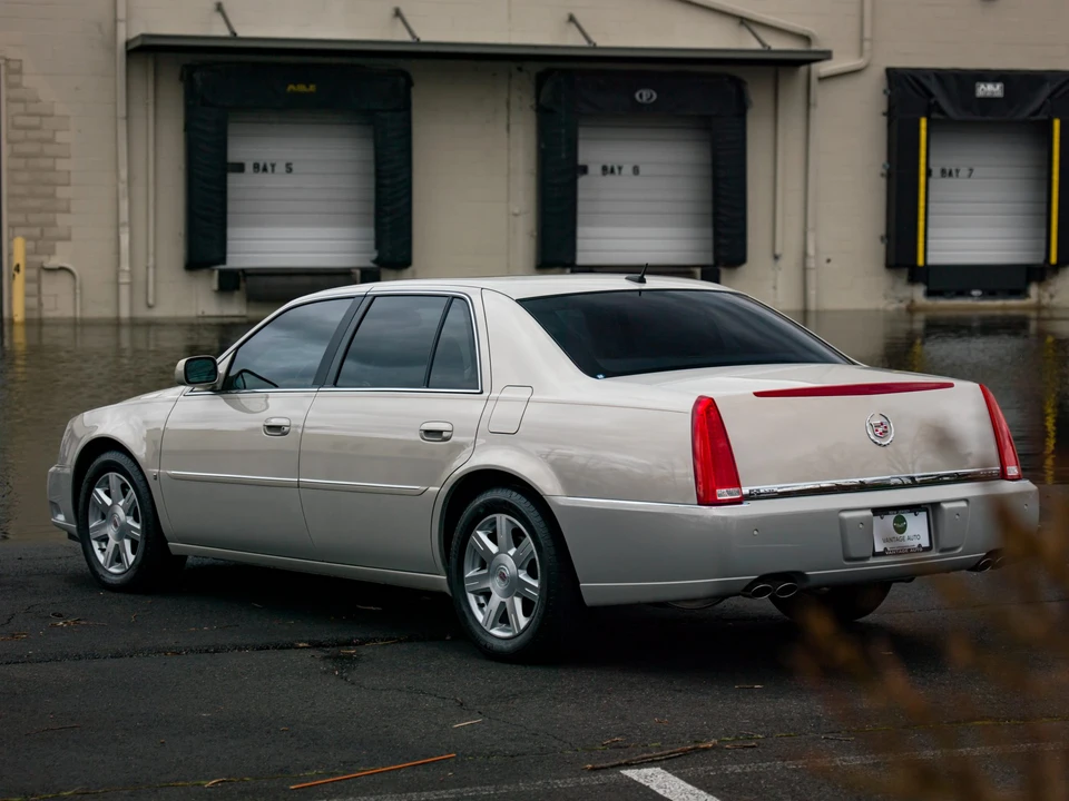 2007 Cadillac DTS - Image 9 of 31