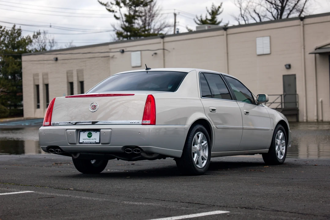 2007 Cadillac DTS - Image 17 of 31