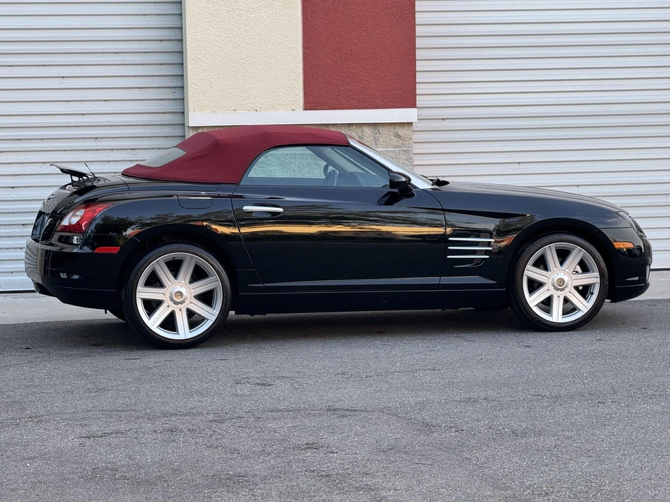 2007 Chrysler Crossfire - Image 16 of 31