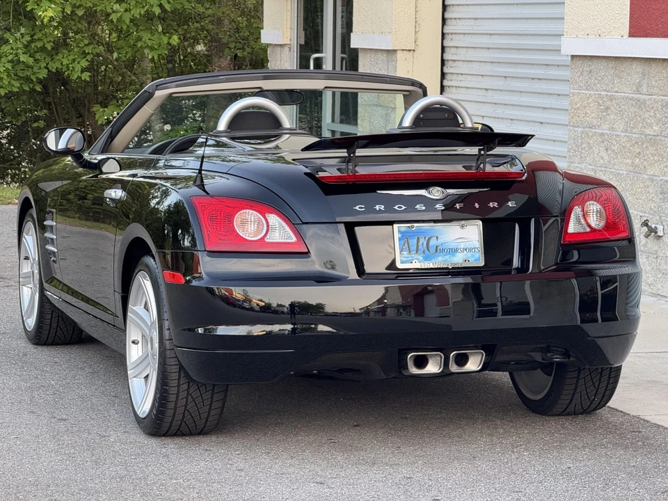 2007 Chrysler Crossfire - Image 8 of 31