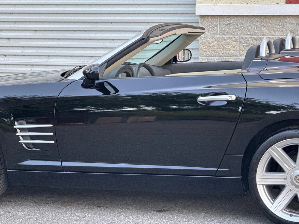 2007 Chrysler Crossfire - Image 27 of 31