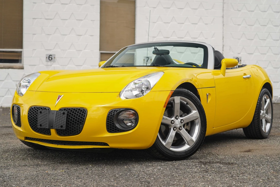 2007 Pontiac Solstice GXP - Image 2 of 31