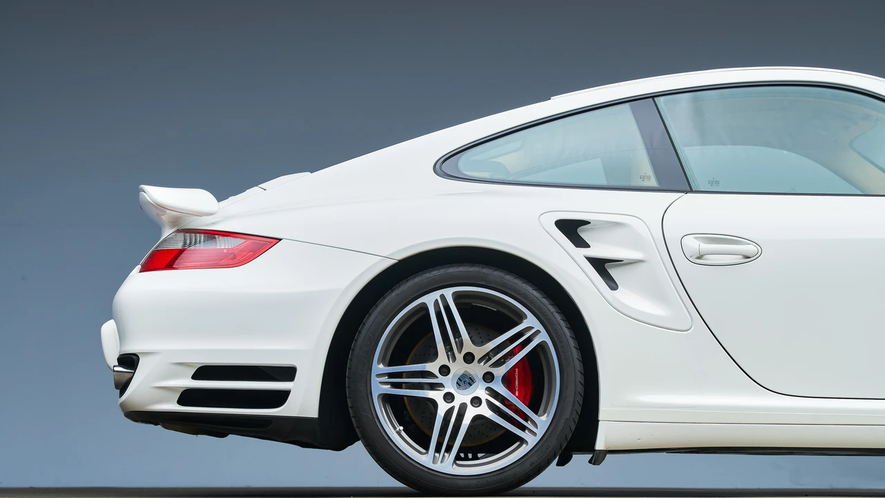 2007 Porsche 997 Turbo - Image 28 of 31