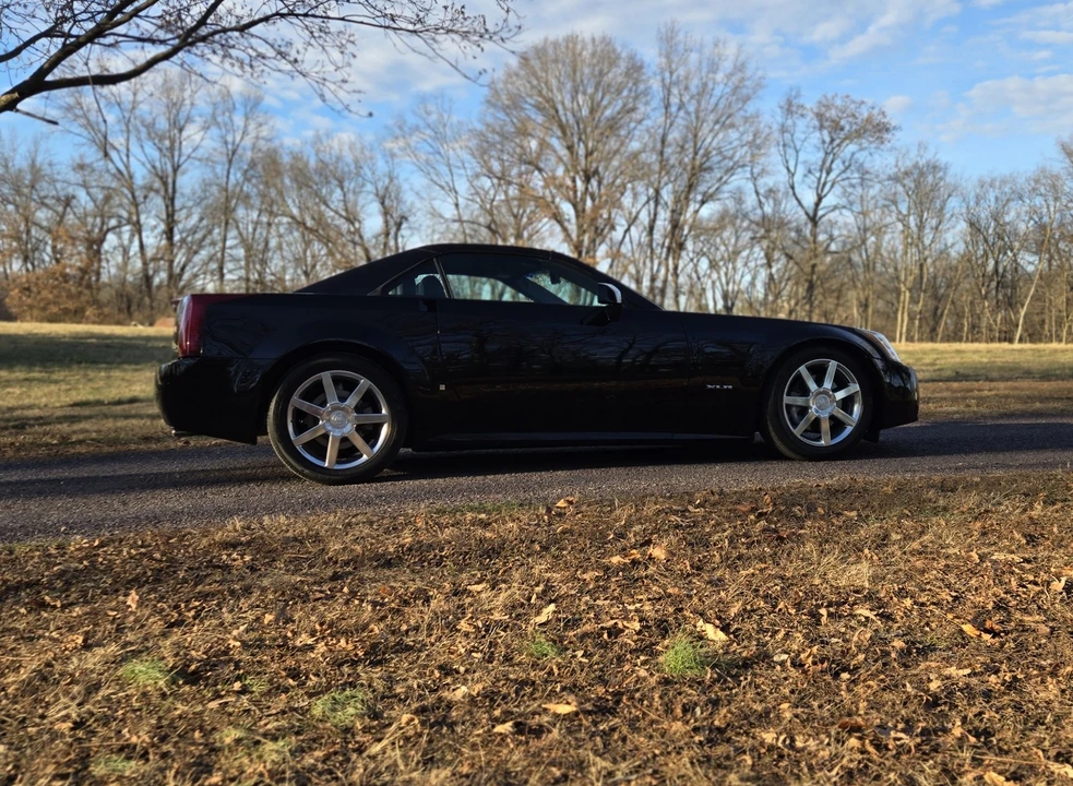 2008 Cadillac XLR - Image 9 of 31