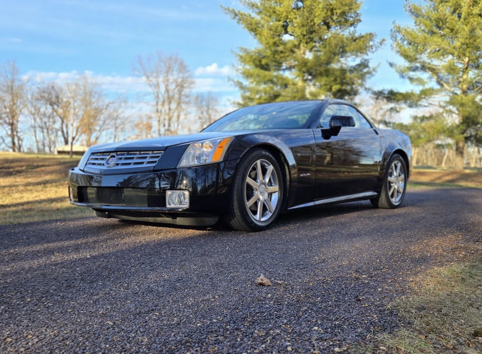 2008 Cadillac XLR - Image 2 of 31