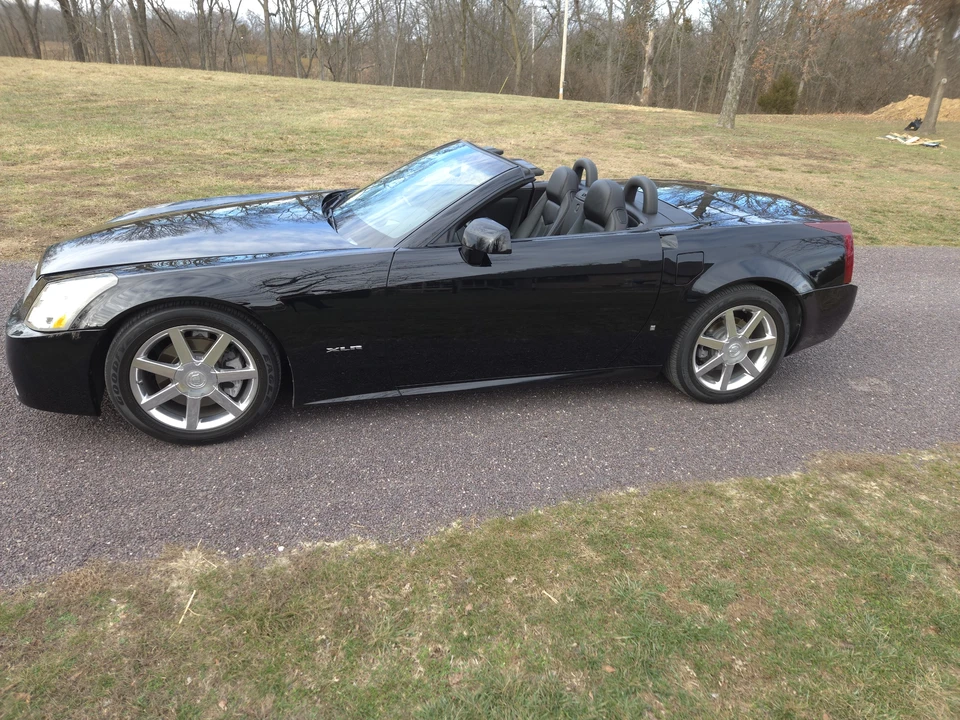 2008 Cadillac XLR - Image 30 of 31