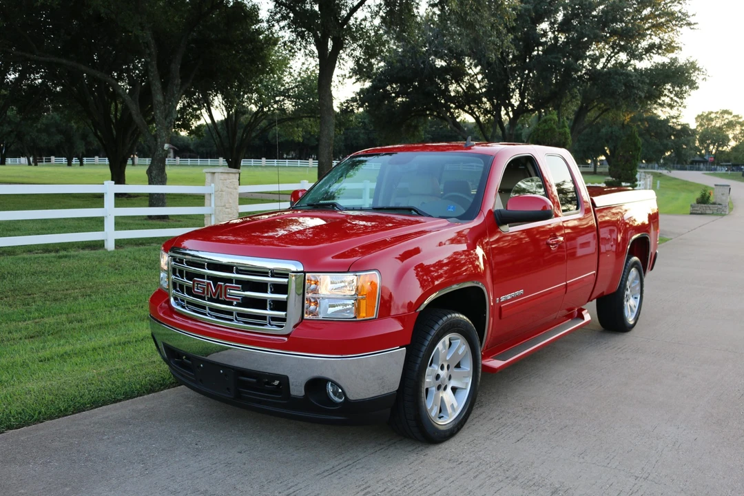 2008 GMC Sierra 3rd Gen - Image 2 of 31