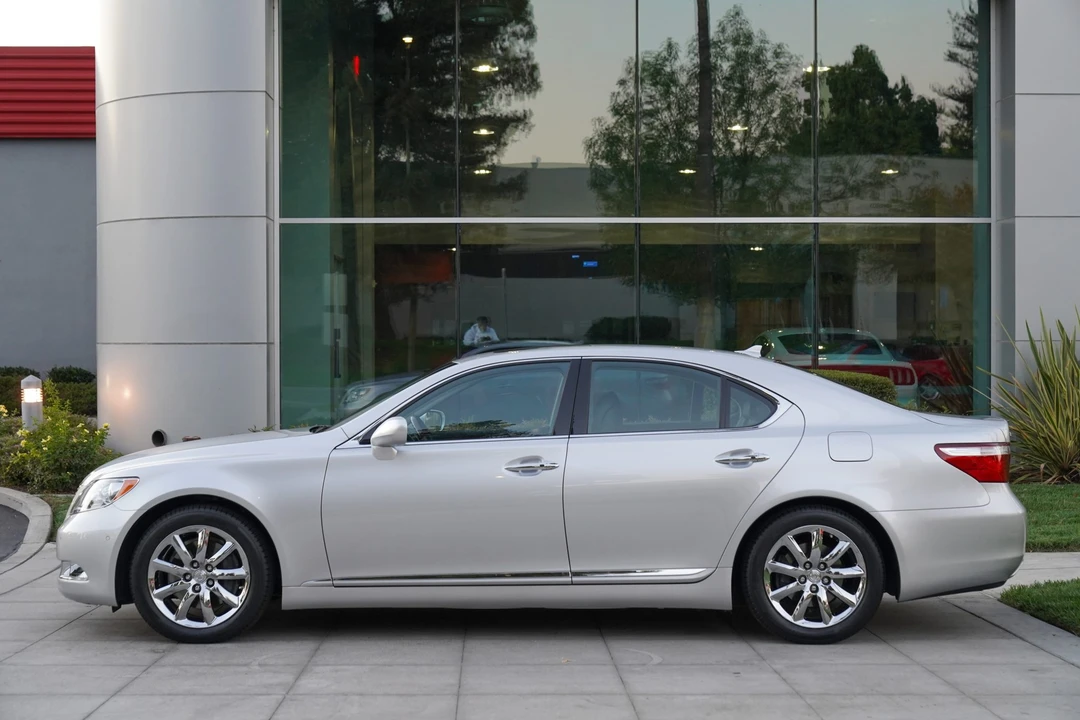 2008 Lexus LS 4th Gen - Image 20 of 31