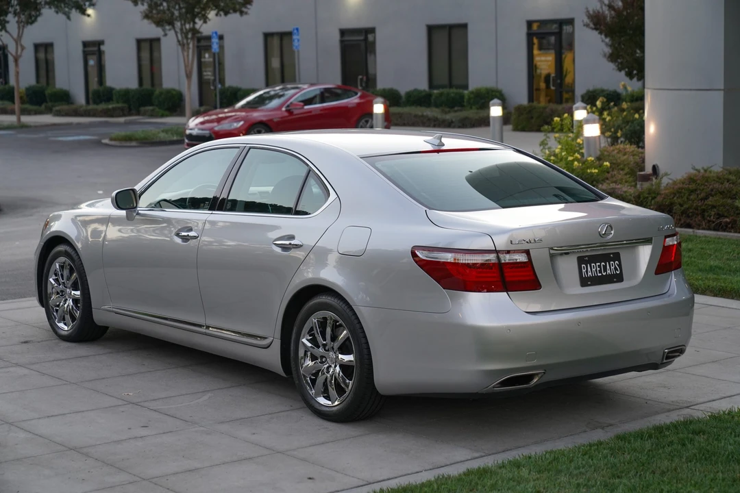 2008 Lexus LS 4th Gen - Image 19 of 31