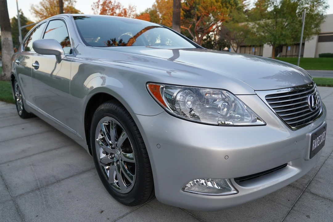 2008 Lexus LS 4th Gen - Image 10 of 31