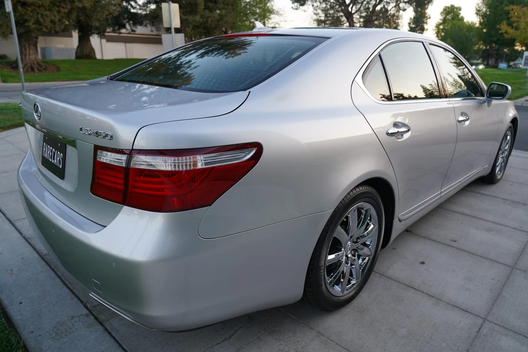 2008 Lexus LS 4th Gen - Image 15 of 31