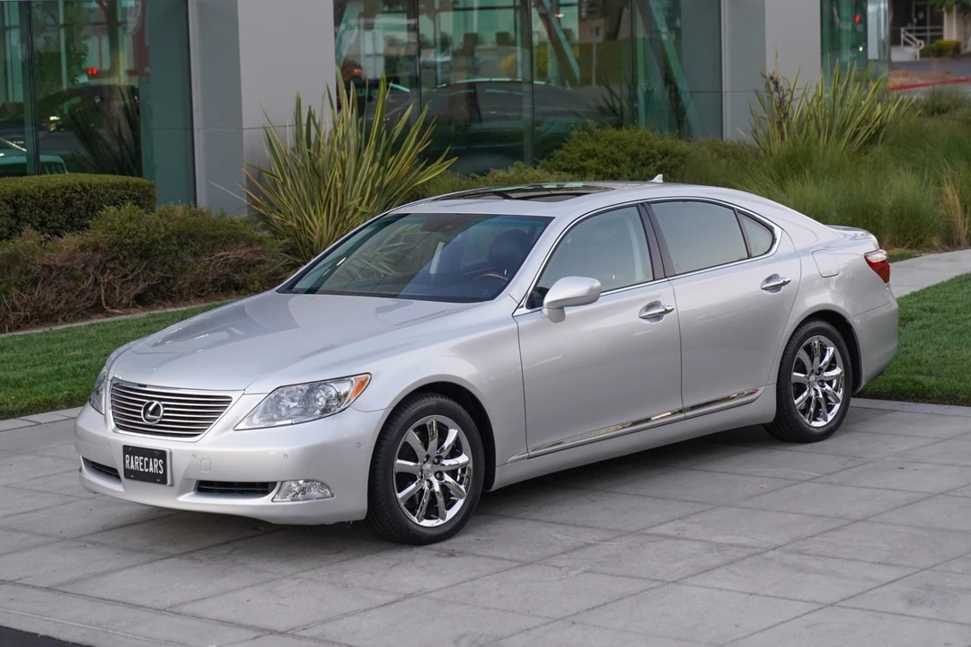 2008 Lexus LS 4th Gen - Image 2 of 31