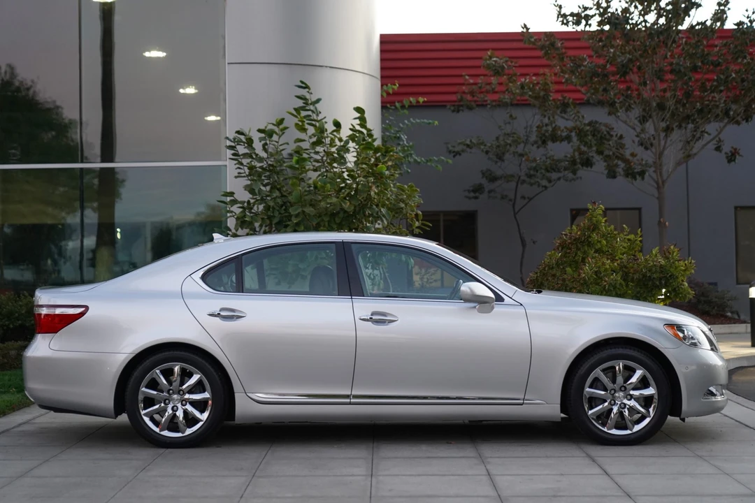 2008 Lexus LS 4th Gen - Image 13 of 31