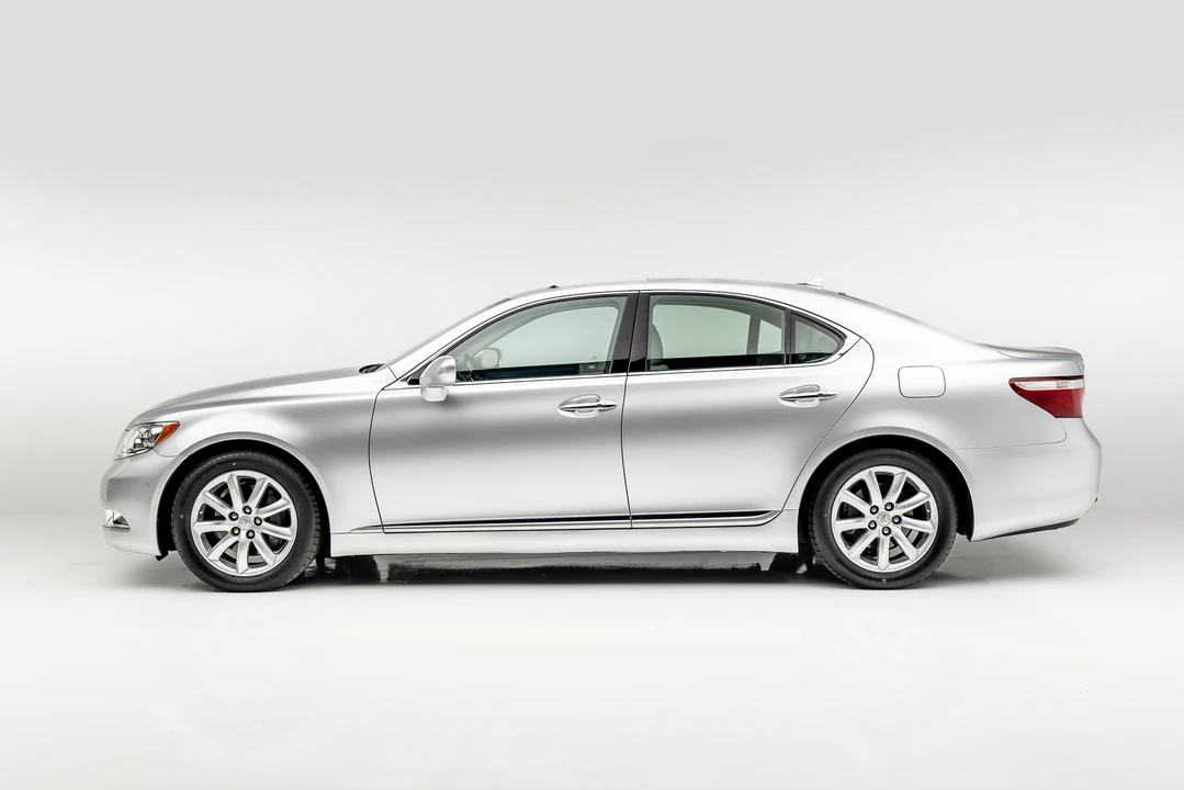 2008 Lexus LS 4th Gen - Image 2 of 31