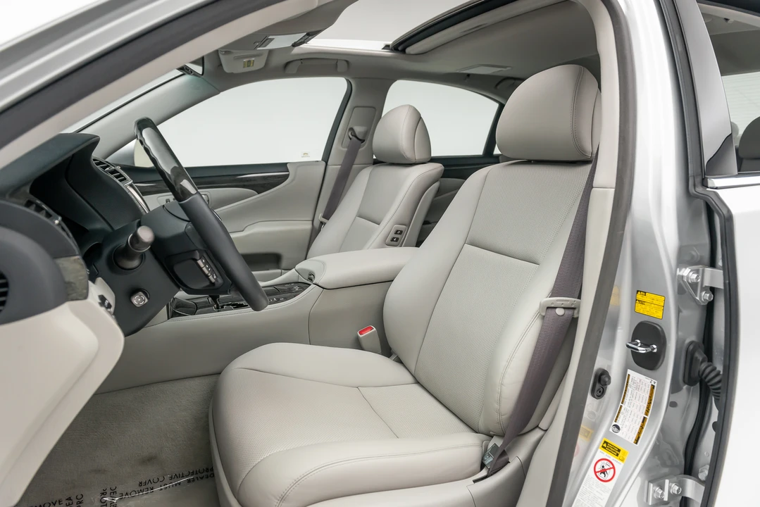 2008 Lexus LS 4th Gen - Image 24 of 31