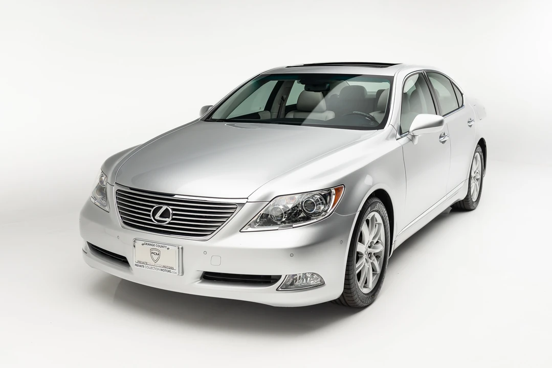 2008 Lexus LS 4th Gen - Image 3 of 31