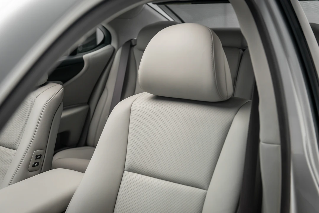 2008 Lexus LS 4th Gen - Image 27 of 31
