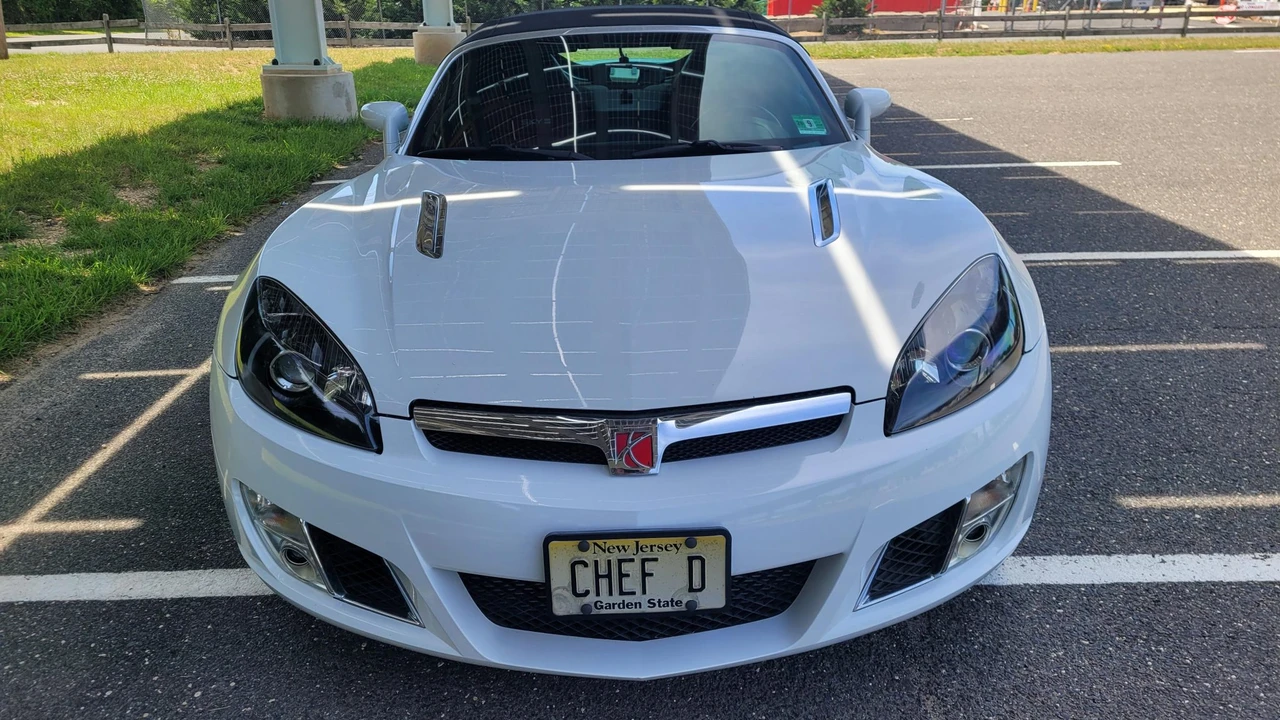 2008 Saturn Sky Red Line - Image 15 of 31
