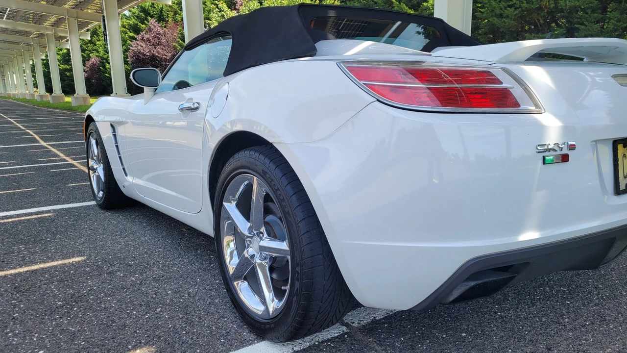 2008 Saturn Sky Red Line - Image 24 of 31