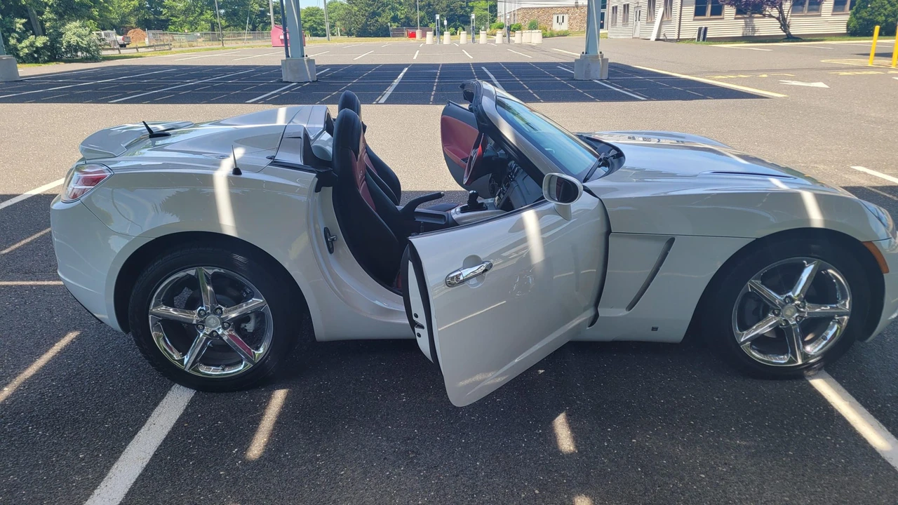 2008 Saturn Sky Red Line - Image 7 of 31