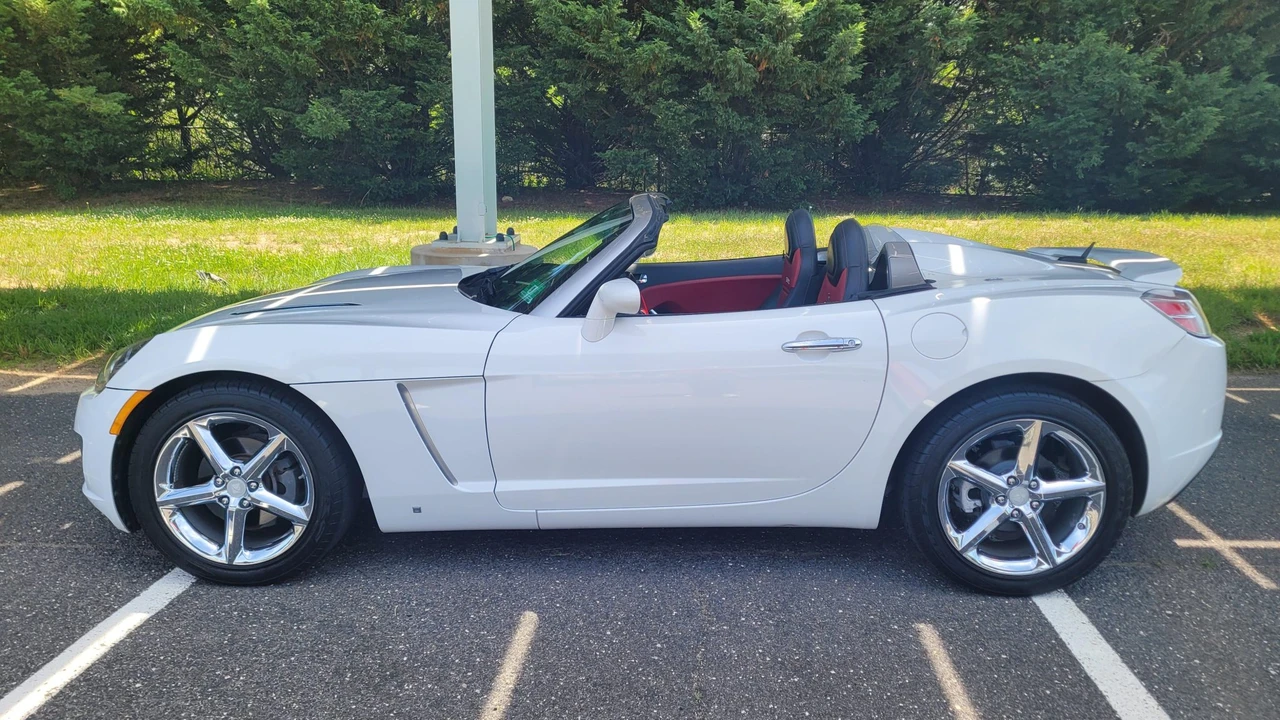 2008 Saturn Sky Red Line - Image 3 of 31