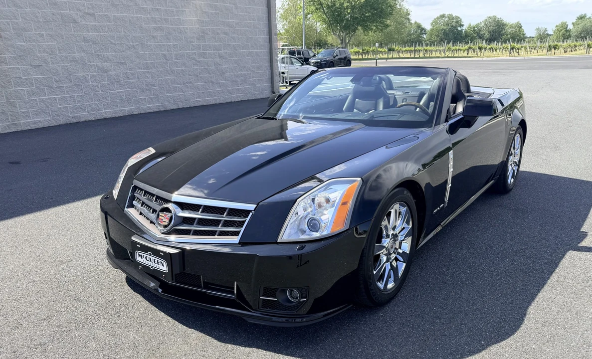 2009 Cadillac XLR - Image 9 of 31