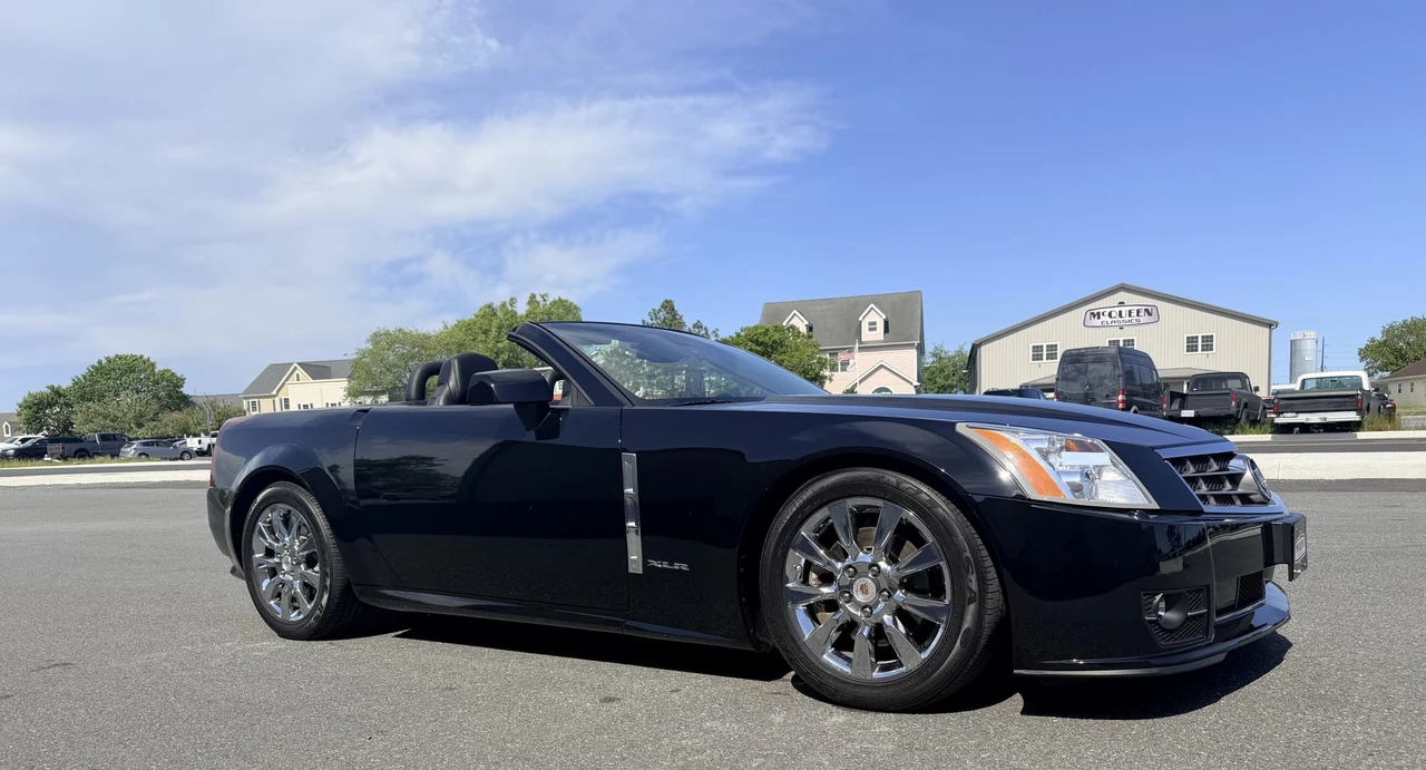 2009 Cadillac XLR - Image 24 of 31
