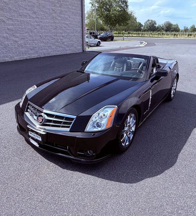 2009 Cadillac XLR - Image 7 of 31