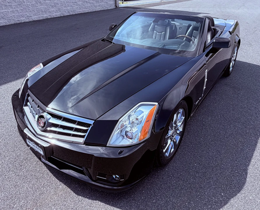 2009 Cadillac XLR - Image 8 of 31
