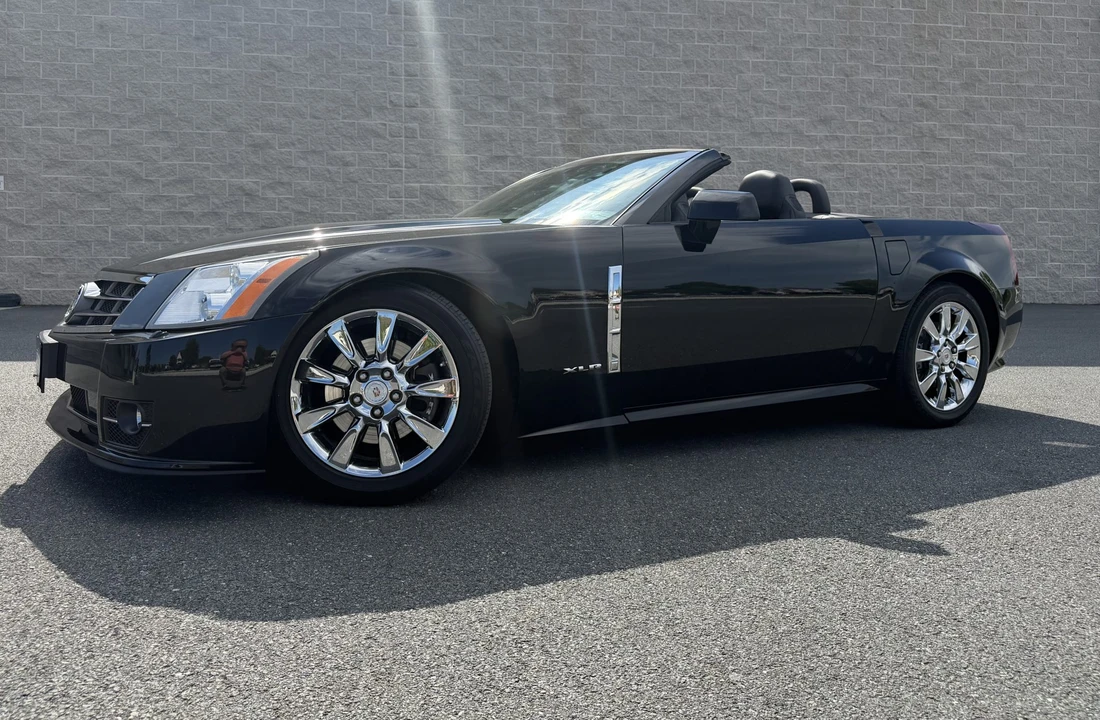 2009 Cadillac XLR - Image 5 of 31